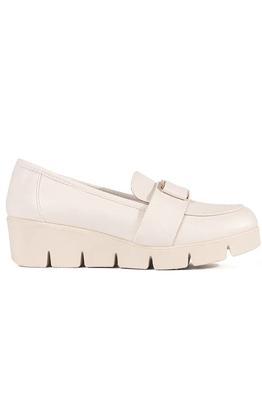 Blaue Mokassins aus Wildleder mit Kette