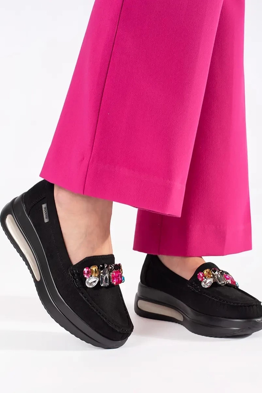 Beige Halbschuhe mit Ajour-Elementen Beige Halbschuhe mit Ajour-Elementen