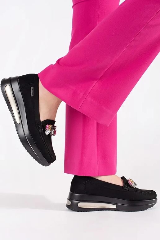 Beige Halbschuhe mit Ajour-Elementen Beige Halbschuhe mit Ajour-Elementen