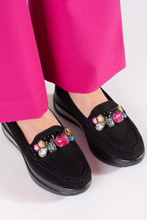 Beige Halbschuhe mit Ajour-Elementen Beige Halbschuhe mit Ajour-Elementen