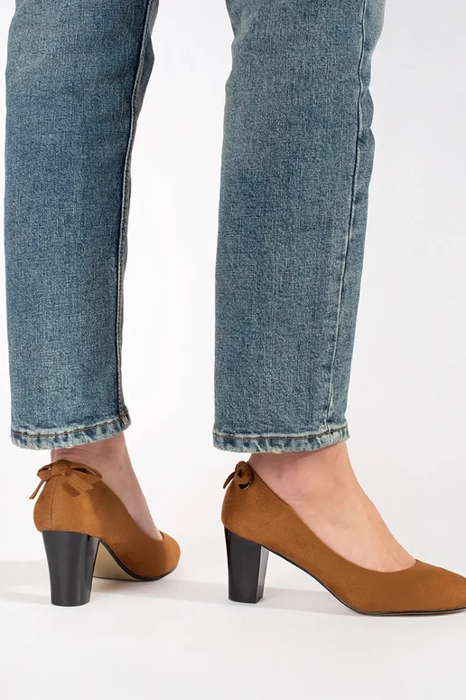 Rote Wildleder Pumps mit Blockabsatz