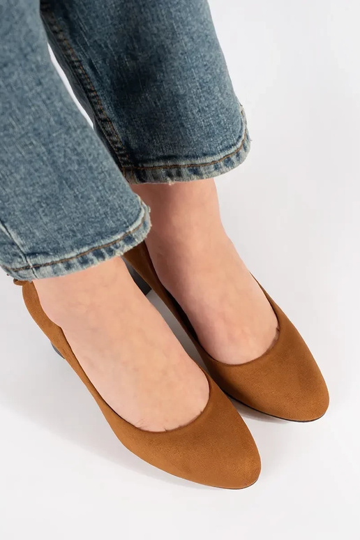 Rote Wildleder Pumps mit Blockabsatz