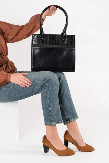 Schwarze mittelgroße... 2