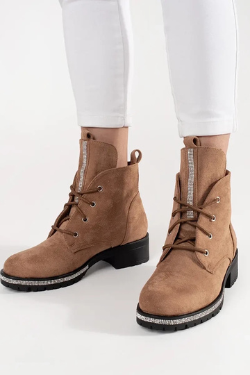 Sandfarbene Schnürschuhe 2