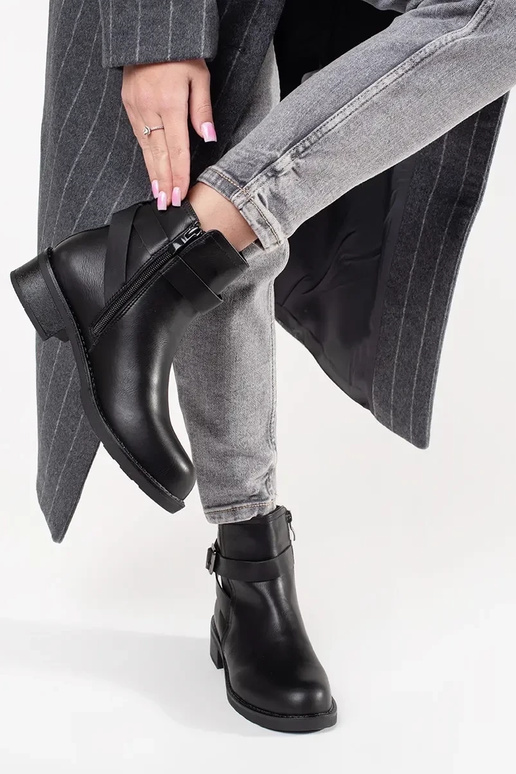 Schwarze Schuhe mit flachem Absatz...