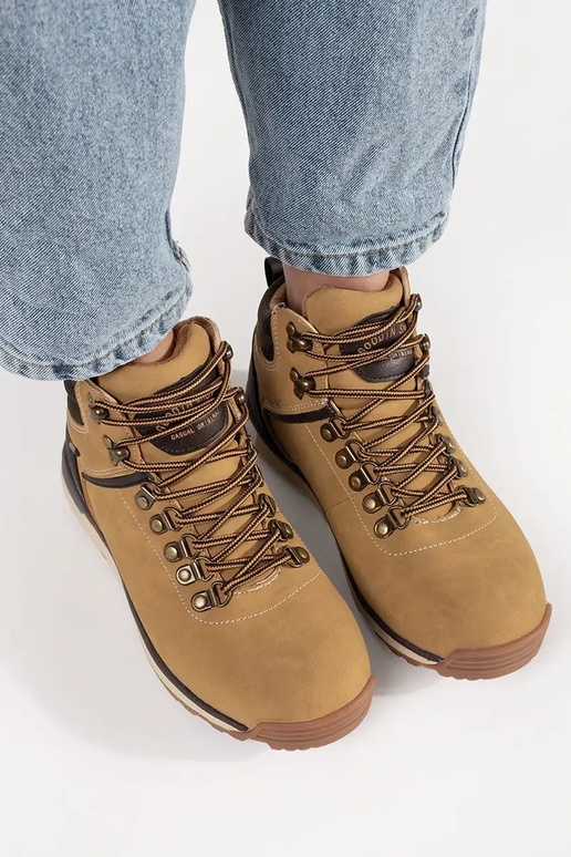 Braune Trekking-Schuhe