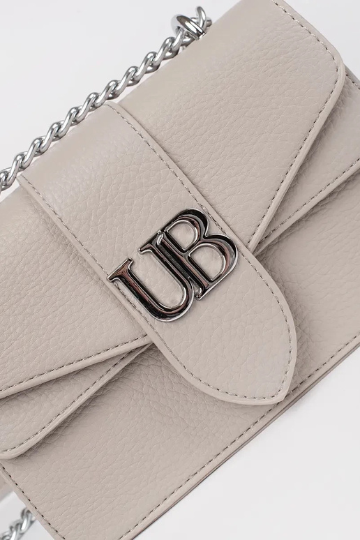 Elfenbeinfarbene kleine... Elfenbeinfarbene kleine...