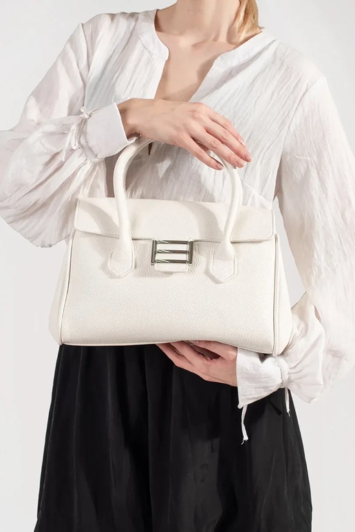 Graue Damenhandtasche mit Riemen Graue Damenhandtasche mit Riemen