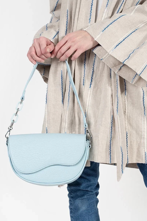 Blaue Handtasche im Nerka-Stil Blaue Handtasche im Nerka-Stil