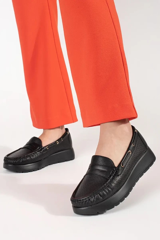 Stylische schwarze Damen Mokassins Stylische schwarze Damen Mokassins