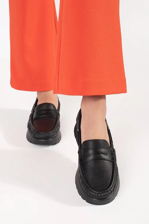 Stylische schwarze Damen Mokassins Stylische schwarze Damen Mokassins