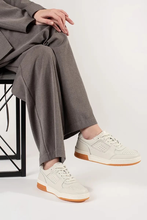 Weiße Sneakers, Modellschuhe mit Plateau