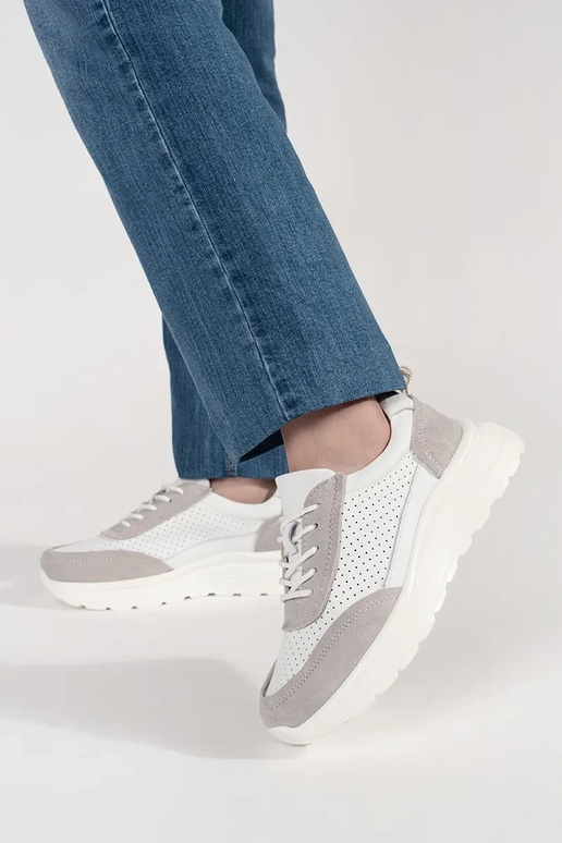 Žemas su raišteliais Sportbačiai Big... Žemas su raišteliais Sportbačiai Big...