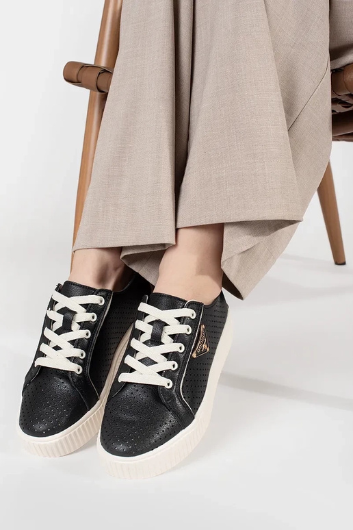 juodos spalvos pusbačiai su platforma... juodos spalvos pusbačiai su platforma...