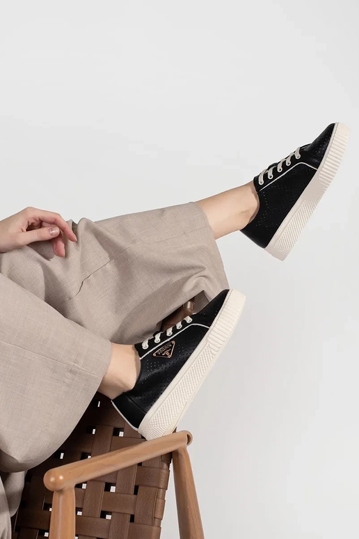 juodos spalvos pusbačiai su platforma... juodos spalvos pusbačiai su platforma...