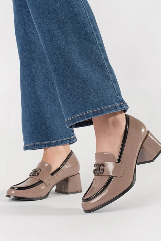 Stylische Halbschuhe in Taupe Stylische Halbschuhe in Taupe