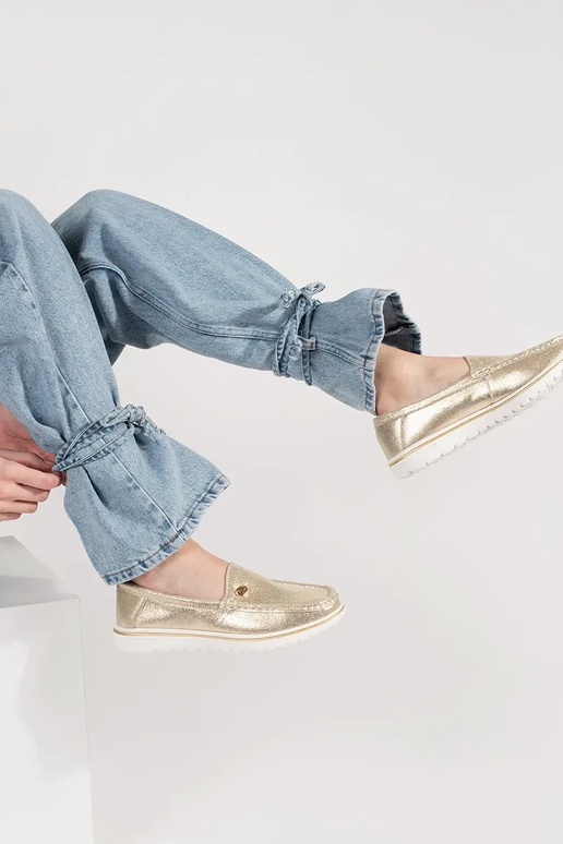 Oda ažūriniai sportiniai batai ant... Oda ažūriniai sportiniai batai ant...