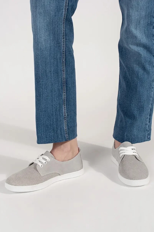 Graue Ajour-Schuhe aus Naturleder Graue Ajour-Schuhe aus Naturleder