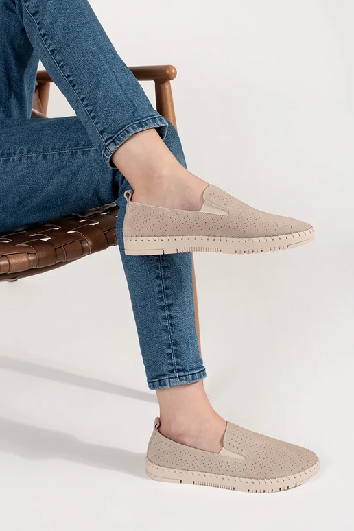 Oda ažūriniai sportiniai batai ant... Oda ažūriniai sportiniai batai ant...