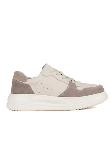 Sneaker in Sandfarbe mit...