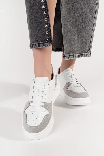 Sneaker in Weiß mit... 2