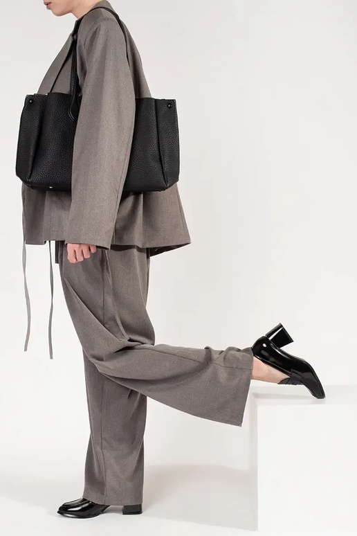 Schwarze Ankle Boots auf hohen Absätzen Schwarze Ankle Boots auf hohen Absätzen