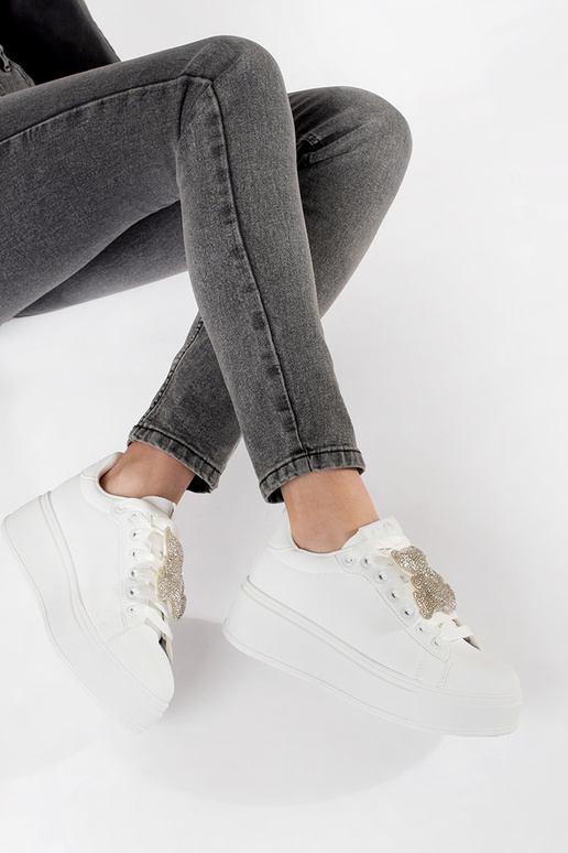 Weiße Sneakers mit Plateausohle