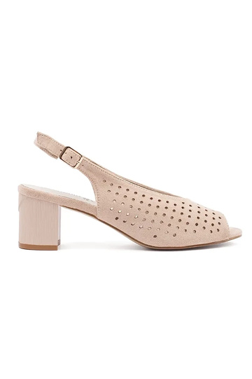 Sandalen in Sandfarbe mit...