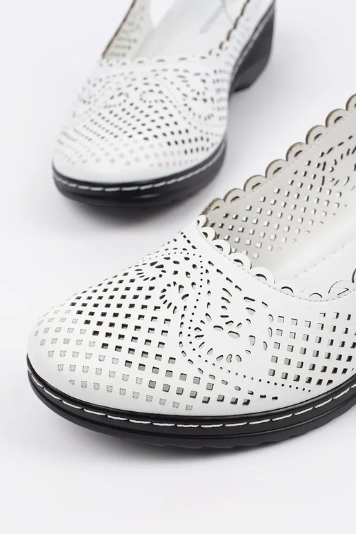 Frauen Sandalen in Sandfarbe mit... Frauen Sandalen in Sandfarbe mit...