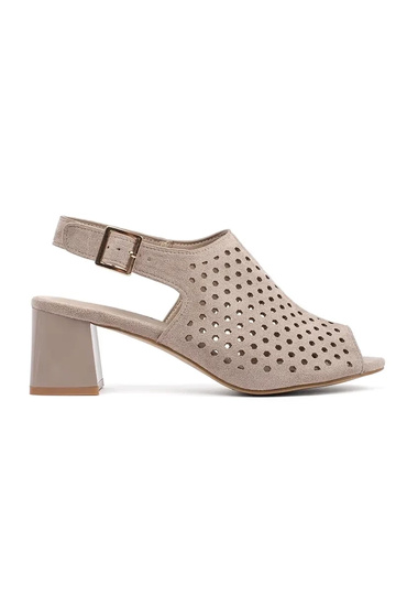 sandalen in Sandfarbe mit...