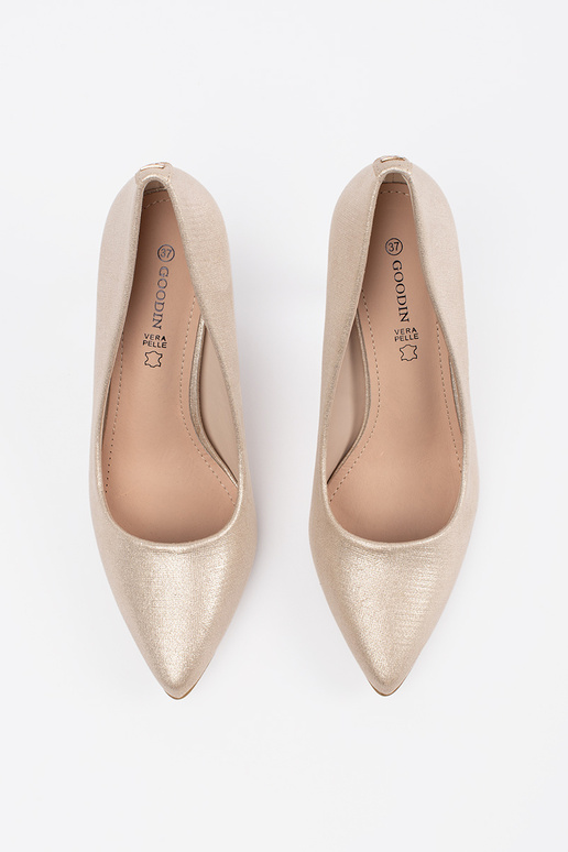 Sandfarbene glänzende Pumps mit Absatz