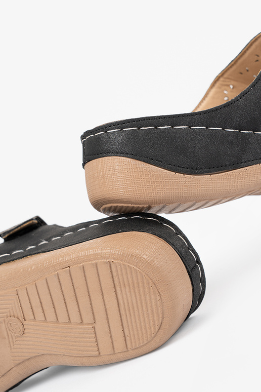 Sandaletten auf niedriger Plattform...