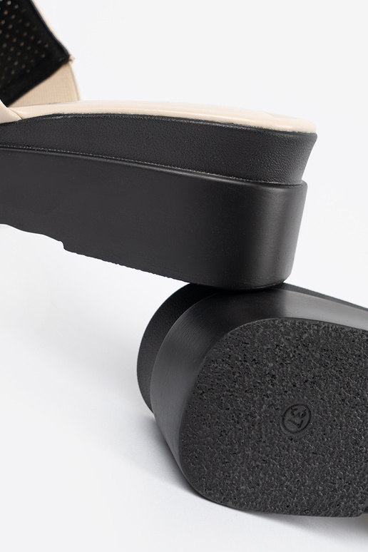 Damen Pantoletten mit Plattform in... Damen Pantoletten mit Plattform in...