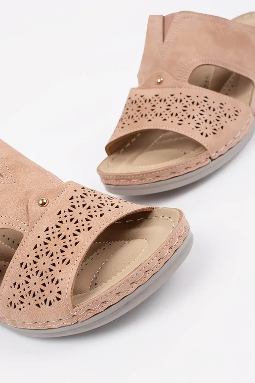 Schlapfen mit niedrigem Keil in...