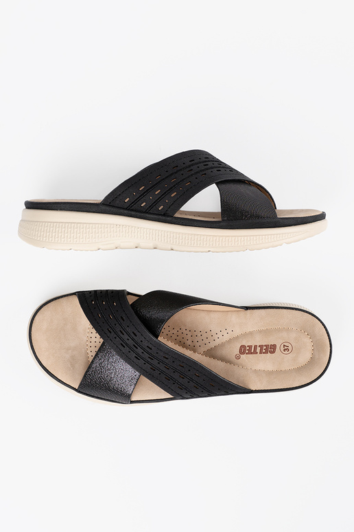 Pantoletten mit Plateau in Schwarz Pantoletten mit Plateau in Schwarz