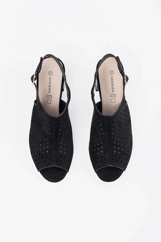 schwarze Sandalen mit Absatz aus...