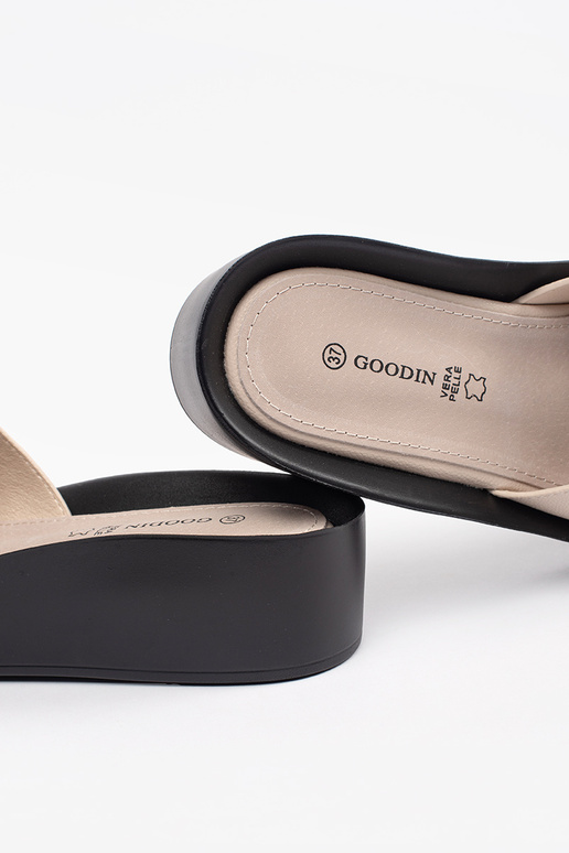 sandfarbene Slipper für Damen mit Kette sandfarbene Slipper für Damen mit Kette