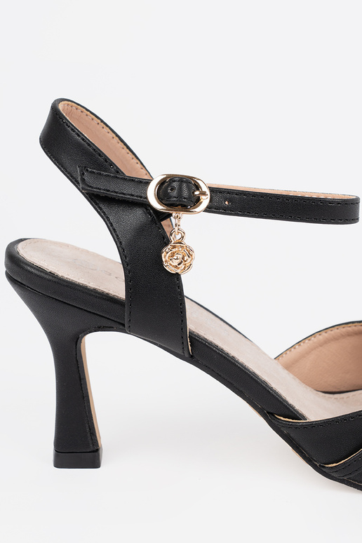 Hochhackige Schuhe in schwarzer Farbe