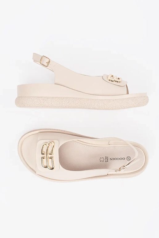 Flache Sandalen in beige mit Dekoration