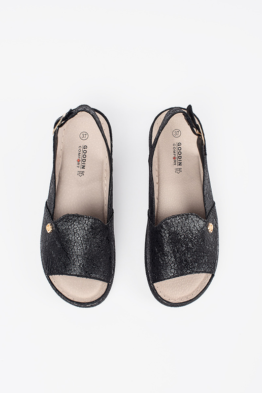 Sandfarbene durchbrochene Mokassins