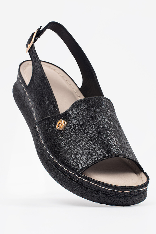 Sandfarbene durchbrochene Mokassins