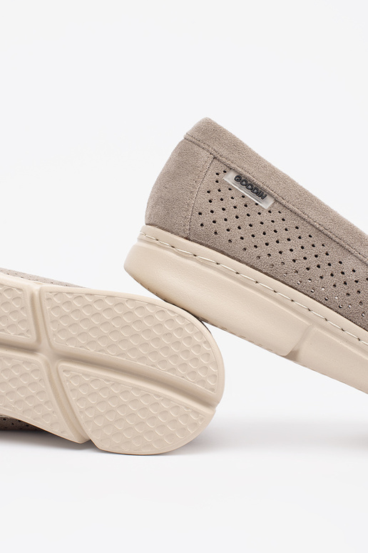 Sandfarbene Mokassins