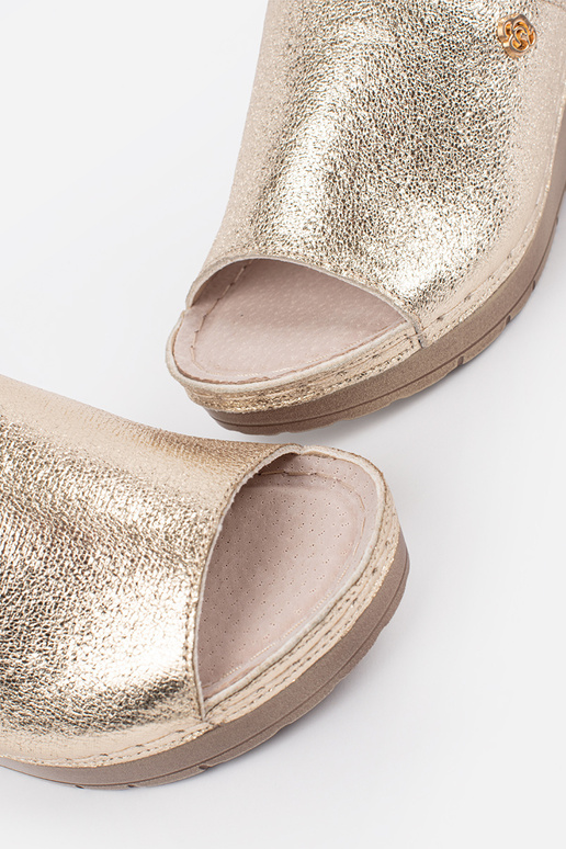Damen Pantoletten auf Keilabsatz in Gold Damen Pantoletten auf Keilabsatz in Gold