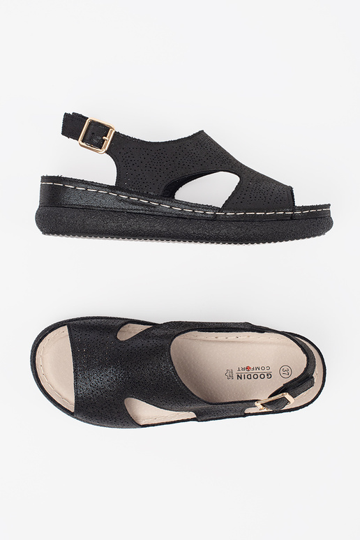 Schwarze Sandalen auf hellem Absatz Schwarze Sandalen auf hellem Absatz