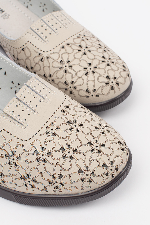 Beige Sandalen mit niedrigem Absatz