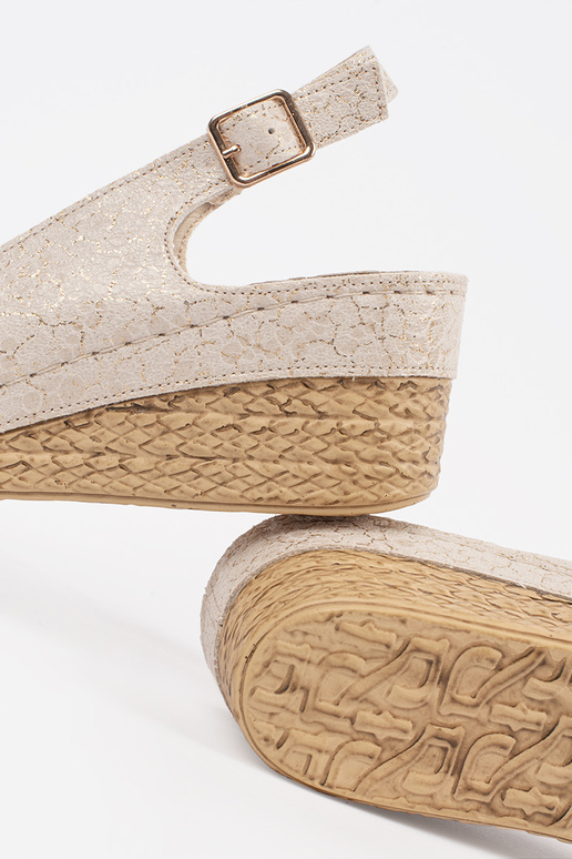 Beige Keilsandalen mit Schnalle