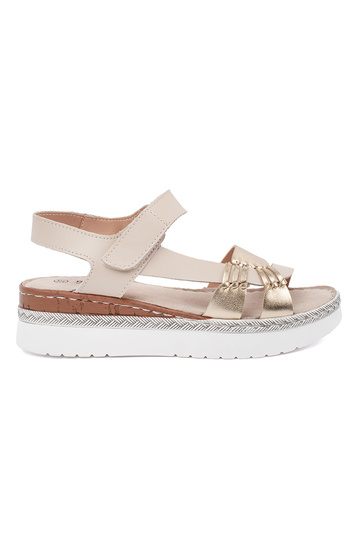sandfarbene Sandalen mit...