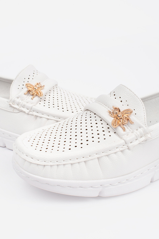 Elfenbeinfarbene durchbrochene Mokassins Elfenbeinfarbene durchbrochene Mokassins