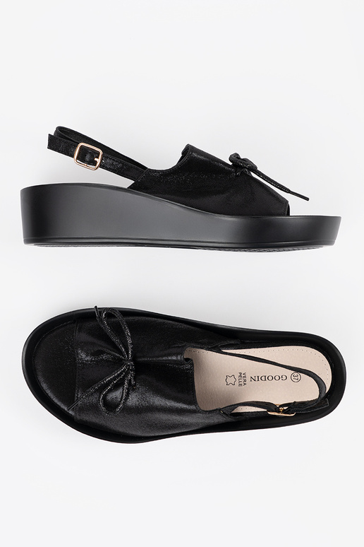 Schwarze Damen-Sandalen auf Plattform... Schwarze Damen-Sandalen auf Plattform...