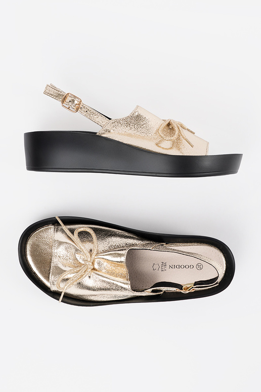 Goldfarbene Damen-Sandalen auf...